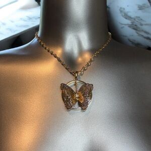 🇨🇦🆕5th Avenue Butterfly Pendant Necklace with Swarovski Crystal Embellishments